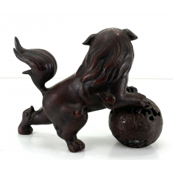 Figura japonesa bronce FIG40 león de Fu -Komainu vista 3