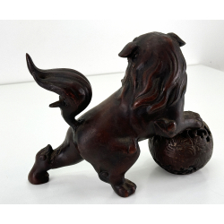 Figura japonesa bronce FIG40 león de Fu -Komainu vista 4