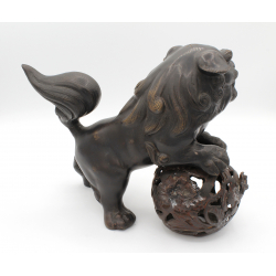 Japanese bronze Foo lion -Komainu- figure FIG47 view 4