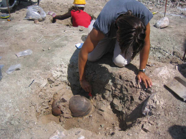 sacando cerámica